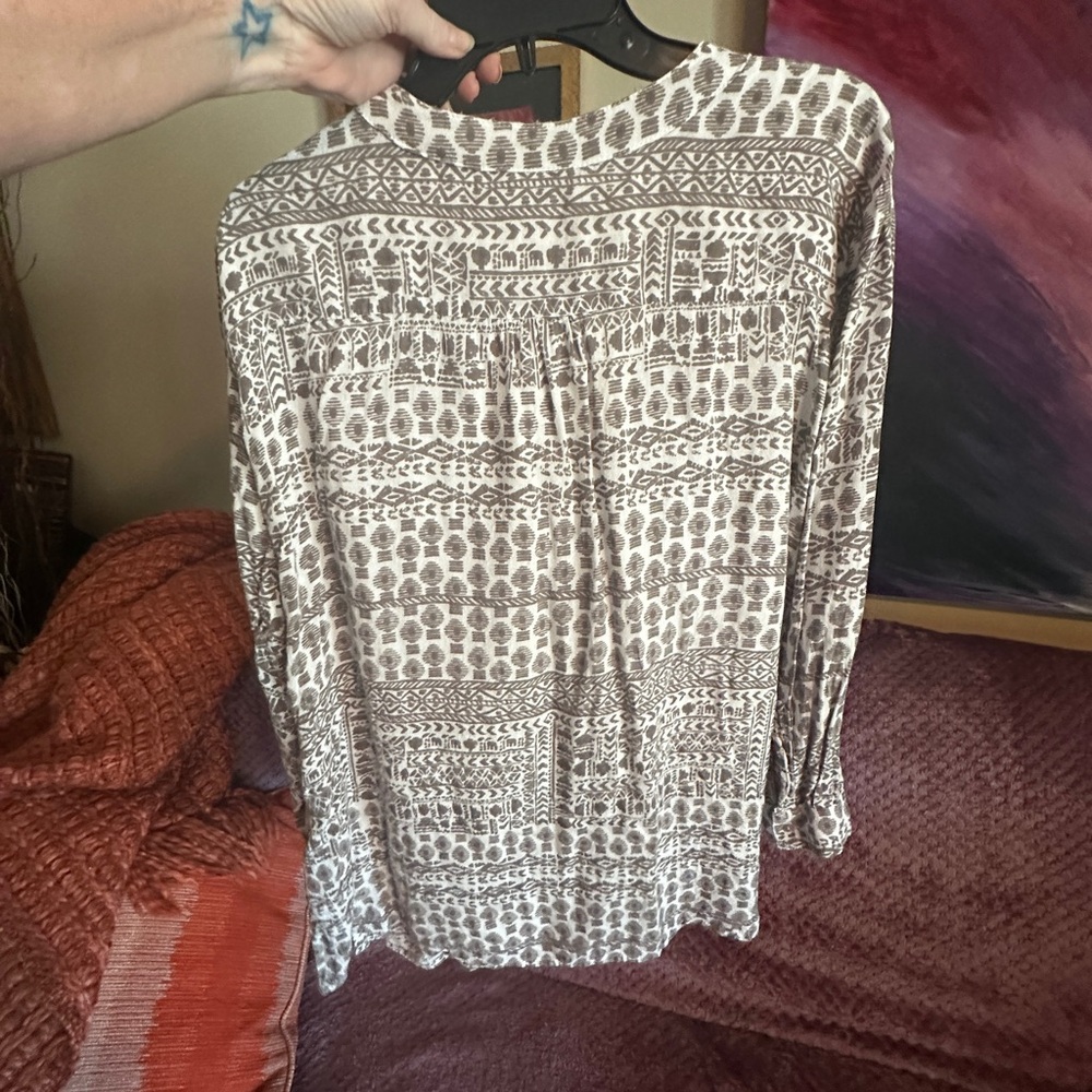 Patterned Henley Tunic - Picture 3 of 7